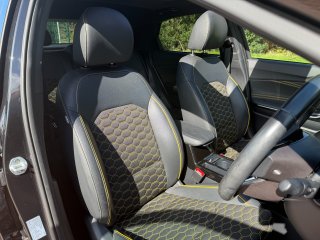 /photos/10070/e4ae329b-a560-b0ba-3ccb-a13869480b70_i320x240.jpg
